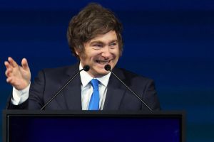 Milei promulgó su reforma laboral: uno por uno, todos los derechos que pierden los trabajadores