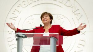 Mientras Caputo viaja a destrabar 1000 millones de dólares, el FMI pronostica menos crecimiento y el doble de inflación