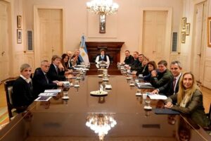Interna feroz: Milei reúne a un gabinete en crisis que hizo tambalear su autoridad política